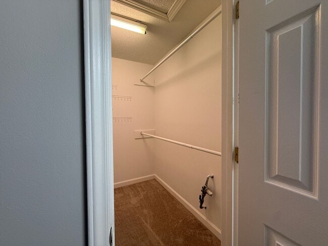 Building Photo - Spacious Two Bedroom, 2nd Floor Condo with Private Balcony. SHOWN BY APPOINTMENT ONLY!