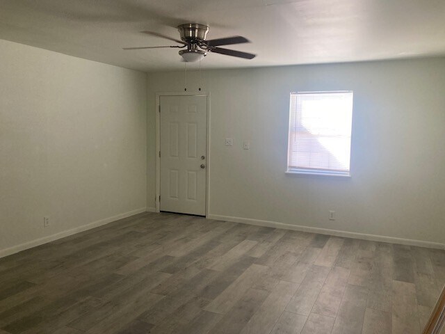 Unit B Living Room - 714 S River St