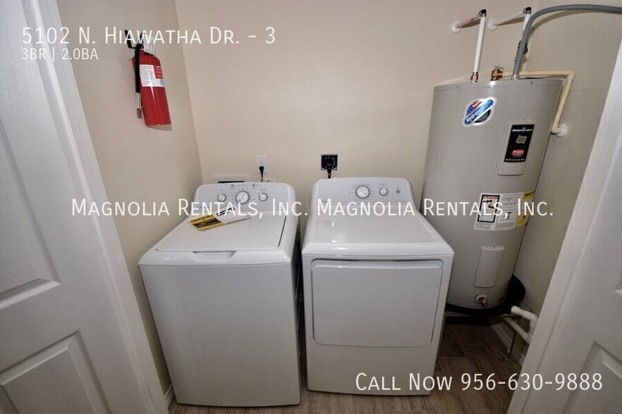 Building Photo - 5102 N Hiawatha Dr