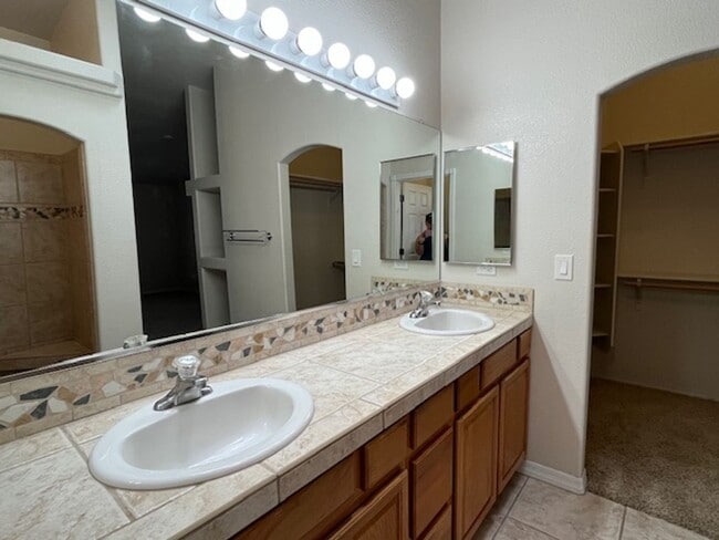 Building Photo - 3 Bedroom - 2 Bath Home