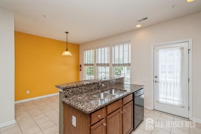 Building Photo - 2204 Leia Ln