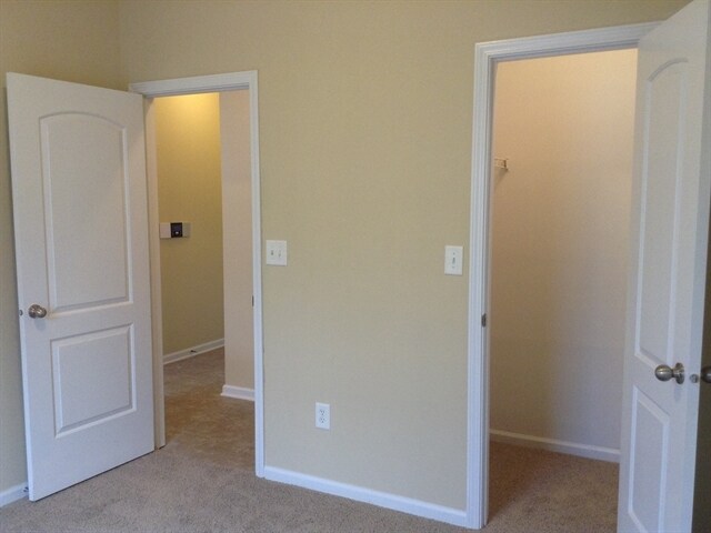 Building Photo - 6694 Wilmot Ln