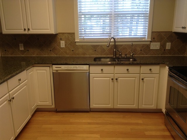 Building Photo - 6325 Elderslie Dr