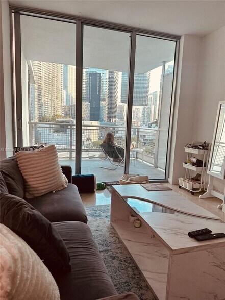 Building Photo - 350 S Miami Ave