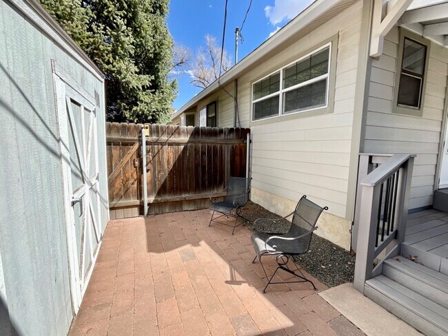 Building Photo - Charming 2-Bedroom Corner Lot Home with Be...
