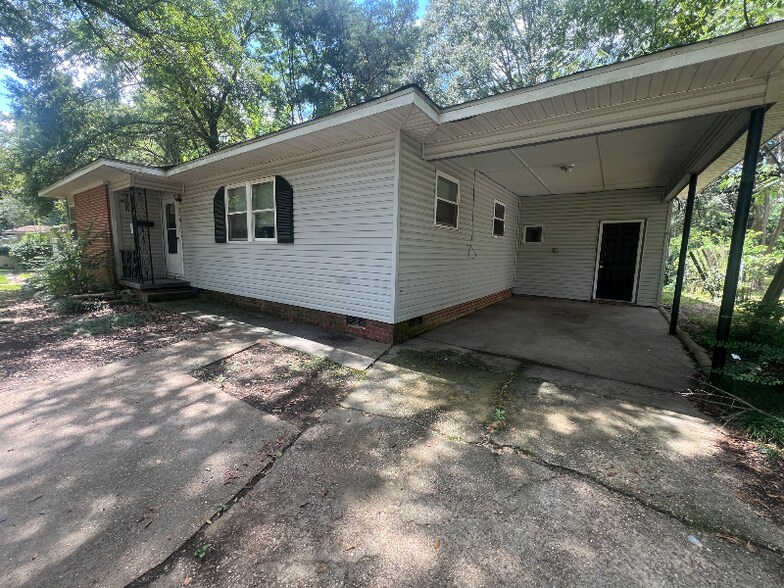 Building Photo - 3141 Oak Forest Dr