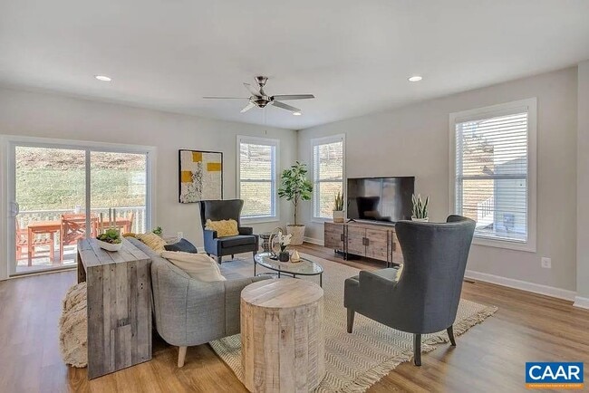 Building Photo - 314 Huntley Ave