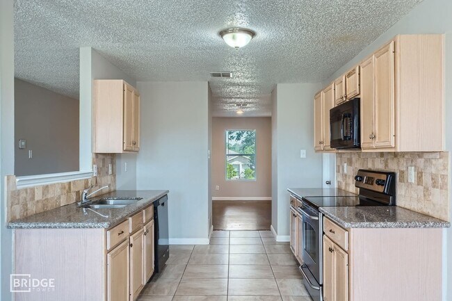 Building Photo - 1395 Stewart Dr