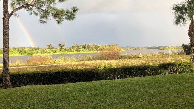 Building Photo - ANNUAL UNFURNISHED 2 bed 2 bath ground floor water front condo in Bradenton