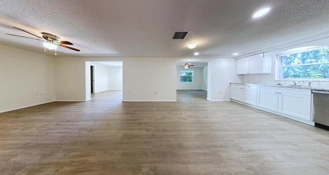 Building Photo - 5707 Quist Dr