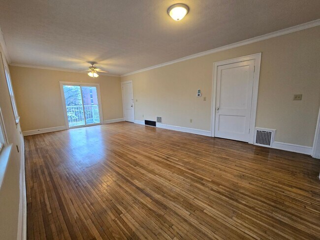 Building Photo - 1308 N Main St