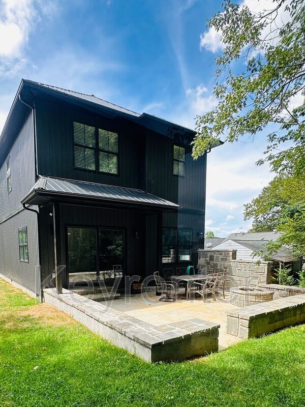 Building Photo - 1406 Lantana Ln NW