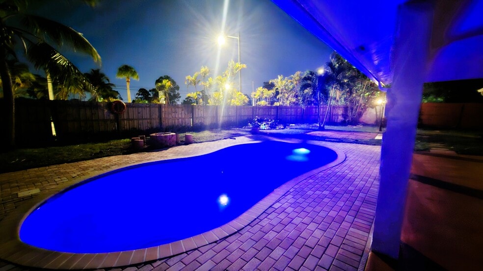 Pool at night - 6070 Serene Run