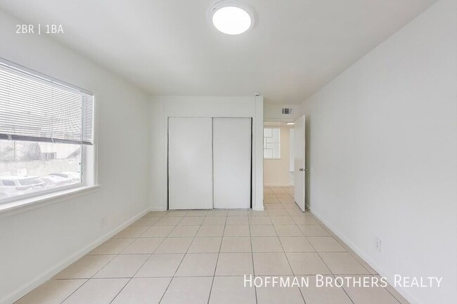 Building Photo - 1732-1744 27th Avenue-209A