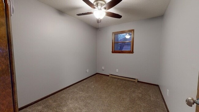 Bedroom - 614 Fishlock Ave