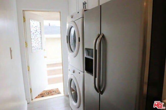 Building Photo - 8719 Yorktown Ave