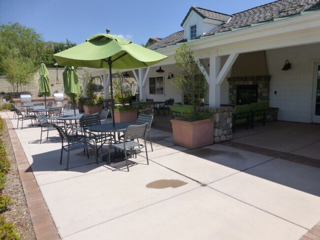 Building Photo - Short Term Lease - Grand 4-Bedroom Home with Entertainer's Yard in Gated River Village!