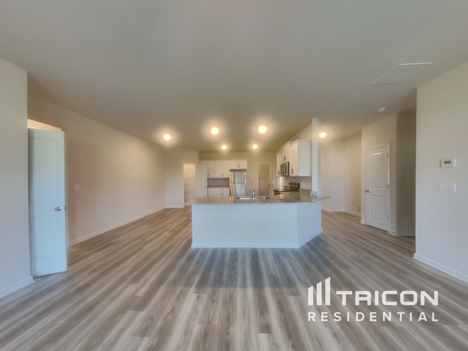 Building Photo - 255 Oliver Dr