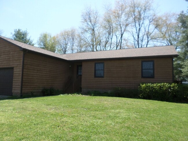 Building Photo - 1333 Mockingbird Dr