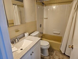 Building Photo - 164 Galen St