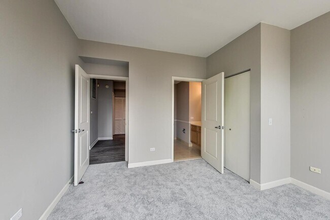 Building Photo - 720 W Randolph St