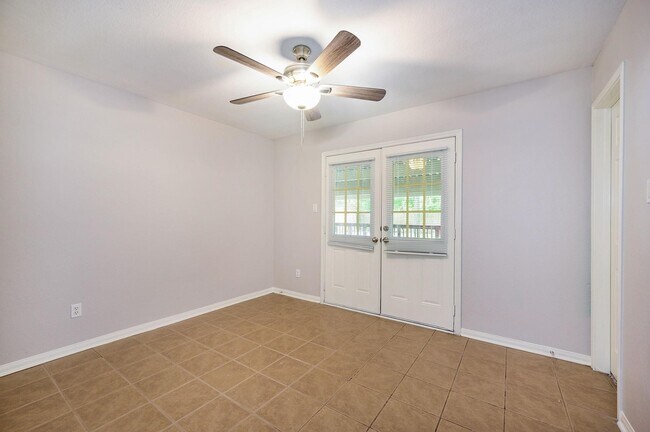 Building Photo - 18875 Ferney Ln