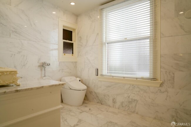 Building Photo - 2505 Divisadero St