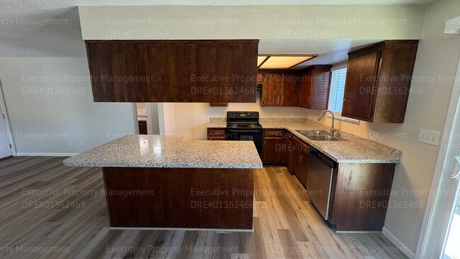 Building Photo - 709 Deseret Way