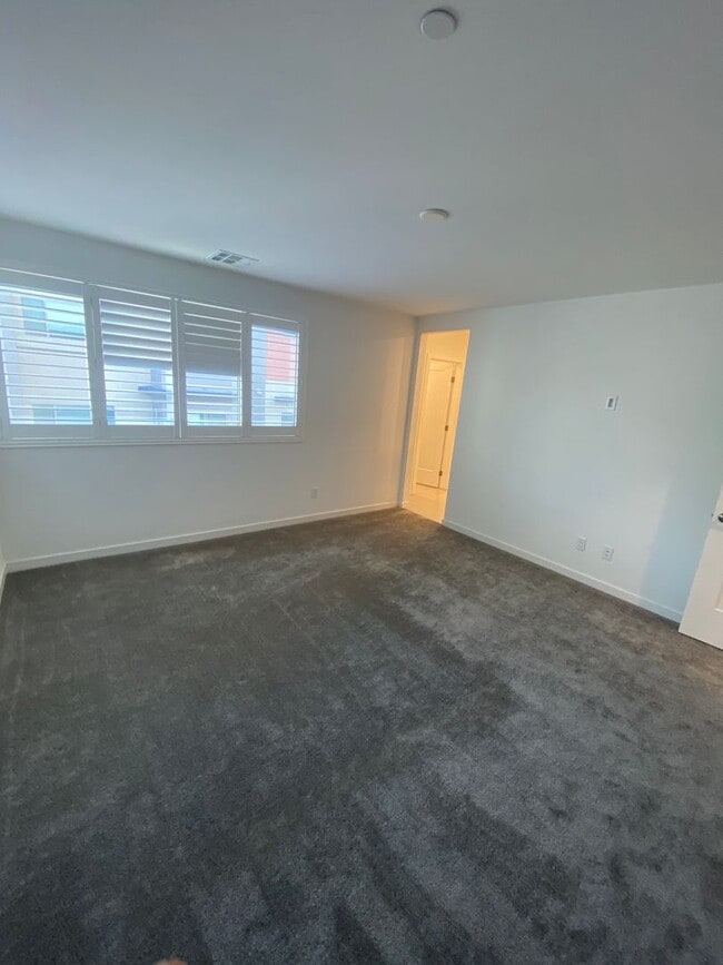 Building Photo - AMERICANA Property Mgmt - New Modern 3 beds - 2 story Townhouse in Inspirada