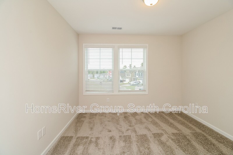 Building Photo - 224 Sundrop St