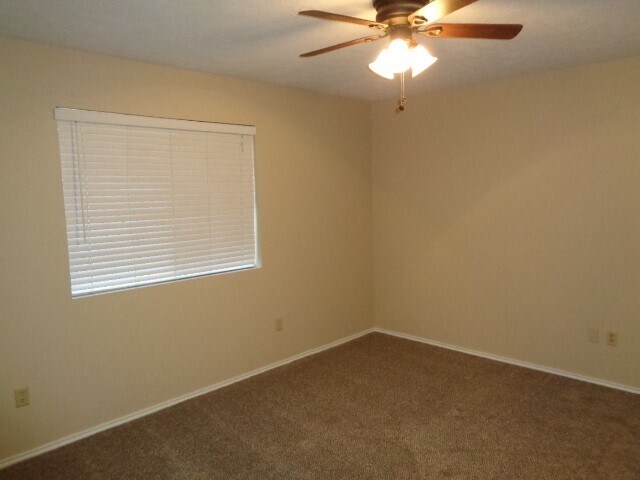 Building Photo - 709 Short Mill Run