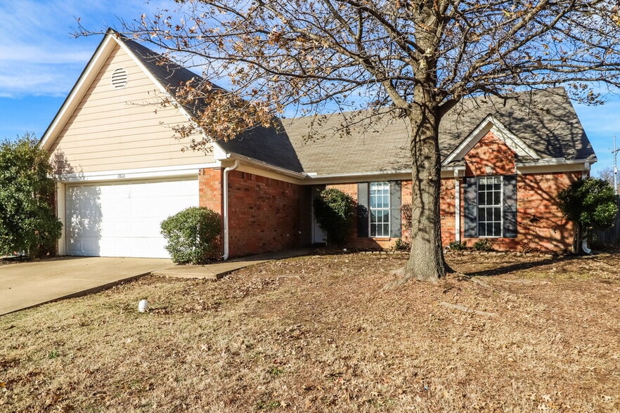 Building Photo - 1806 Central Trails Dr