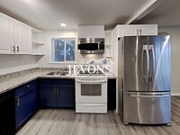 Building Photo - 3303 S Ainsworth Ave