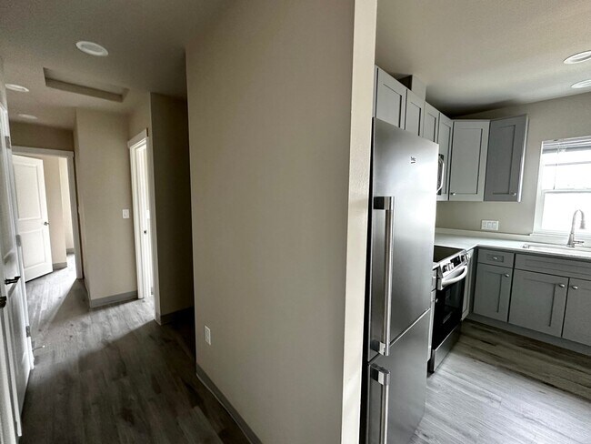 Building Photo - 2BR | 1BA – Washer & Dryer, A/C in Every R...