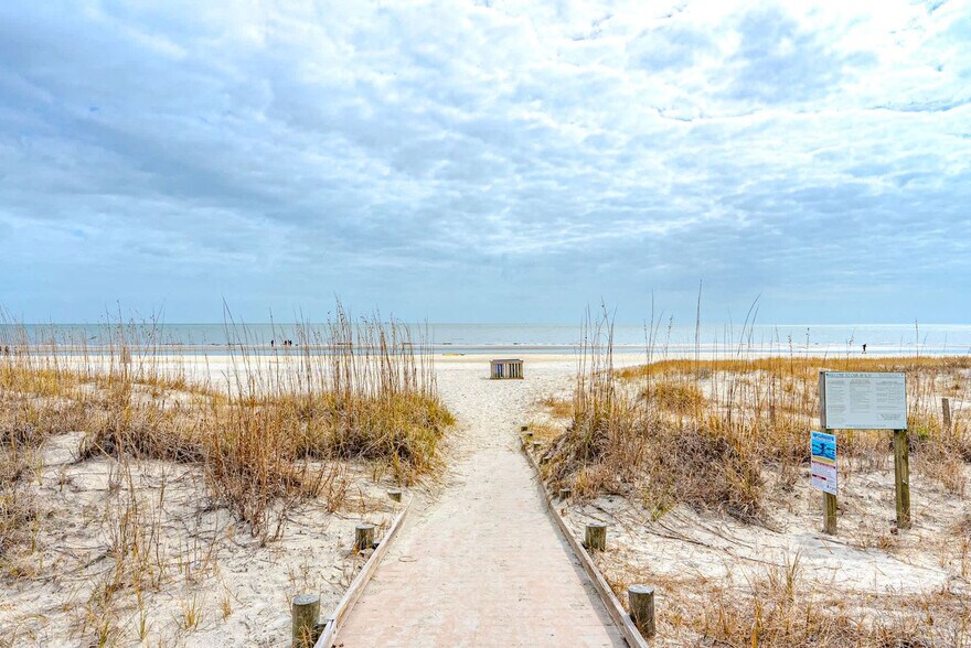 Building Photo - 137 Cordillo Pkwy