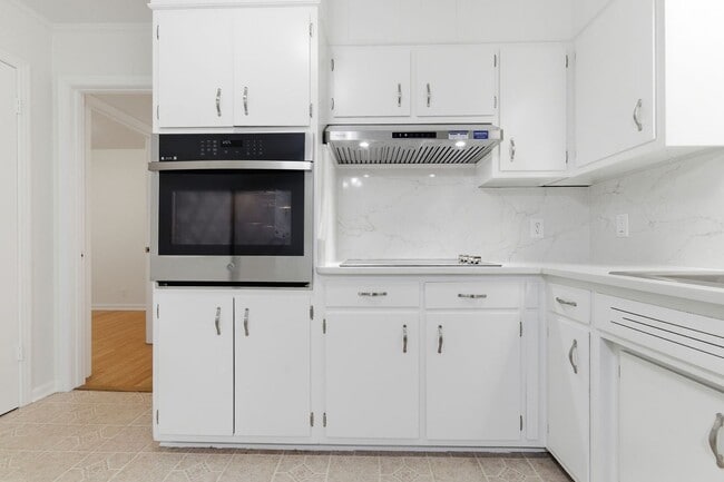 Building Photo - Crieve Hall Duplex