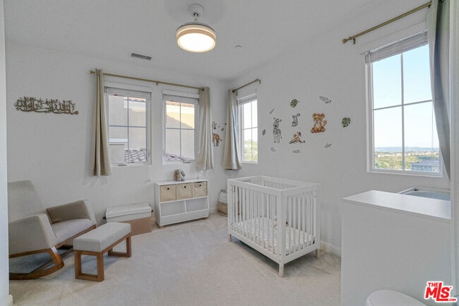 Building Photo - 20818 Bur Oak Cir