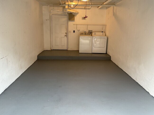 Building Photo - The Grand Isles - Seaspray