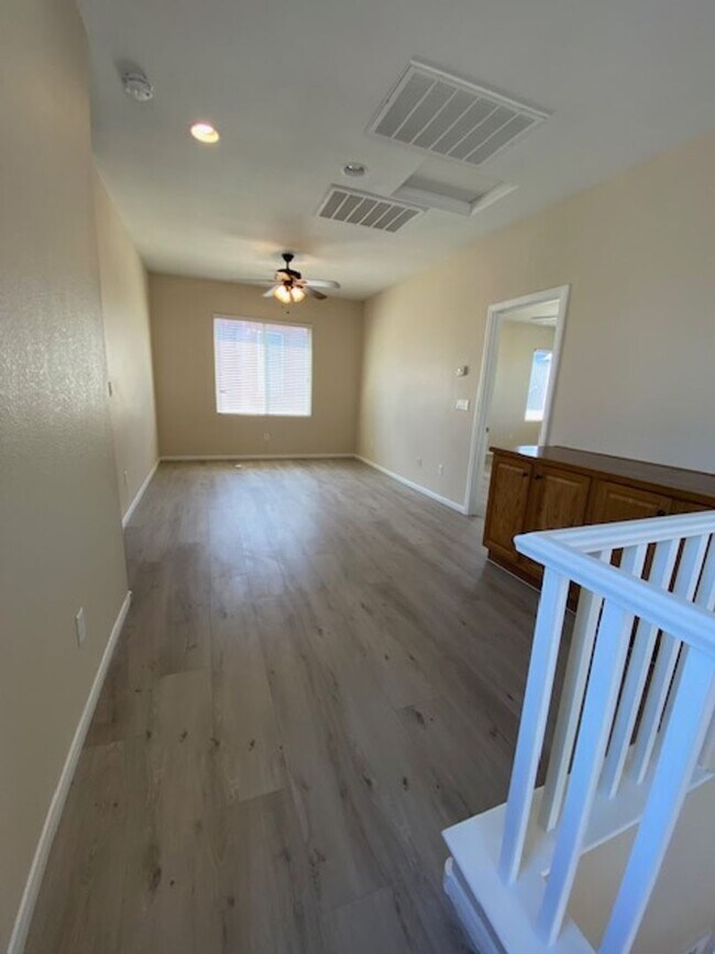 Building Photo - 3 bedroom home in Sky Ridge