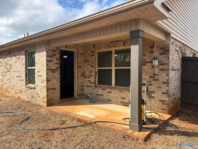 Building Photo - 227 Shubert Dr