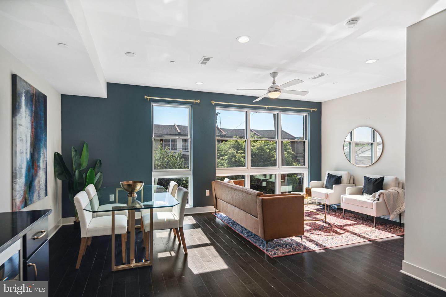 Building Photo - 670 N 13th St