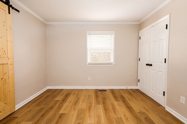 Building Photo - 204 Wildwood Rd