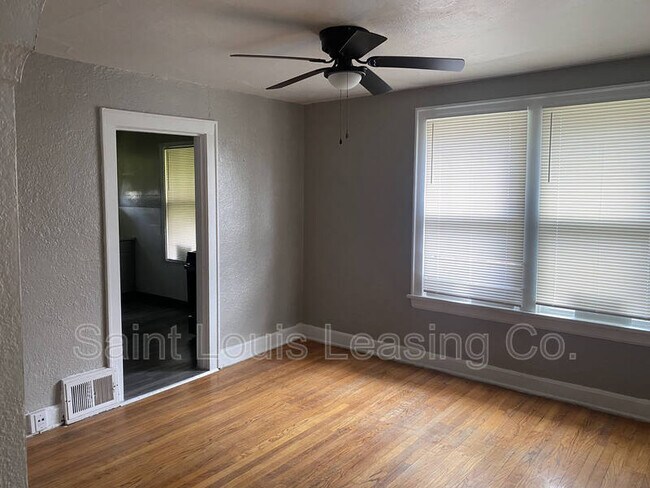 Building Photo - 1214 Gruner Pl