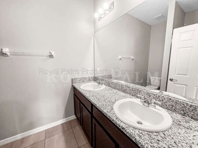 Building Photo - 1322 Trafalgar Pkwy