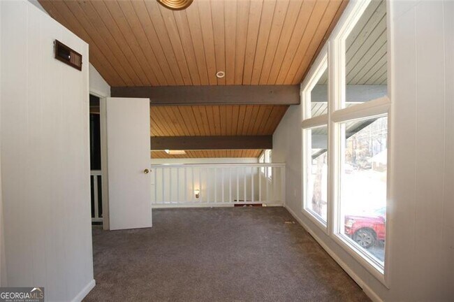 Building Photo - 9240 Nova Dr