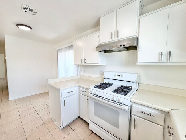 Building Photo - 32425 Rancho Vista Dr