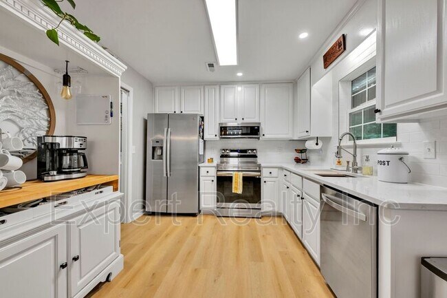Building Photo - 2275 Blackjack Rd