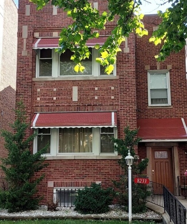Primary Photo - 8233 S Langley Ave