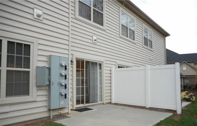 Building Photo - 14629 Juventus St