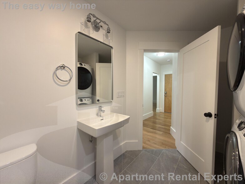 Building Photo - 406 Columbia St